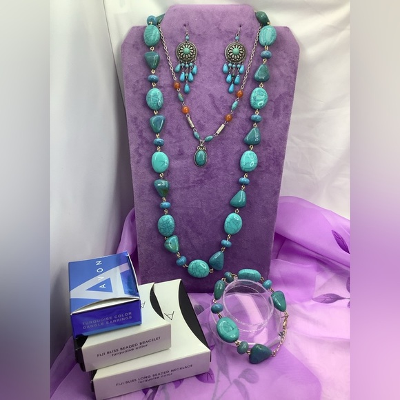 🎄🎄Avon Turquoise  Earrings and Fiji Bliss 2013 Necklace and Bracelet - Picture 2 of 5